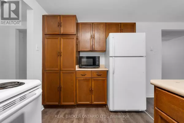 Innisfil (cookstown), ON L0L1L0,8 MAPLE LEAF TERRACE