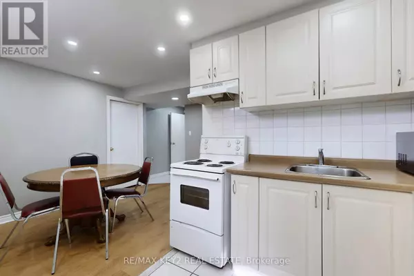 Markham (cachet), ON L6C2V6,201 Hopecrest RD #Bsmt