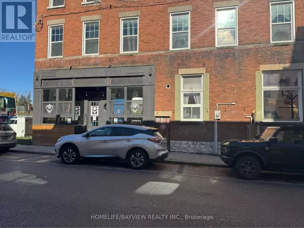 Newmarket (central Newmarket), ON L3Y1R1,200 MAIN STREET