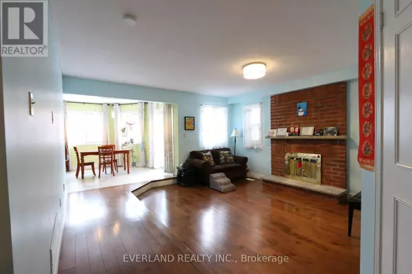 Markham (unionville), ON L3R4H4,28 BAUER CRESCENT