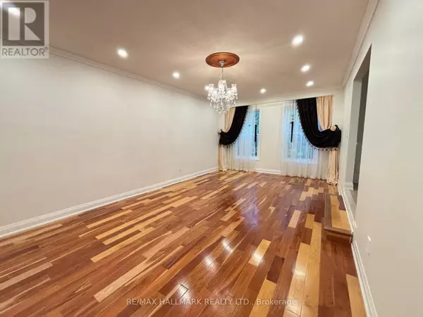 Richmond Hill (south Richvale), ON L4C6Y9,82 WINDERMERE CRESCENT S