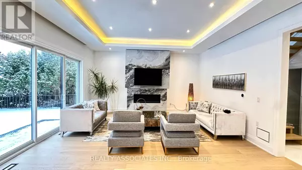 Aurora (aurora Highlands), ON L4G3N8,32 COSSAR AVENUE