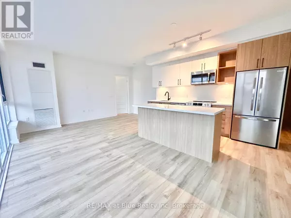 Innisfil, ON L9S0R6,333 Sunseeker AVE #515