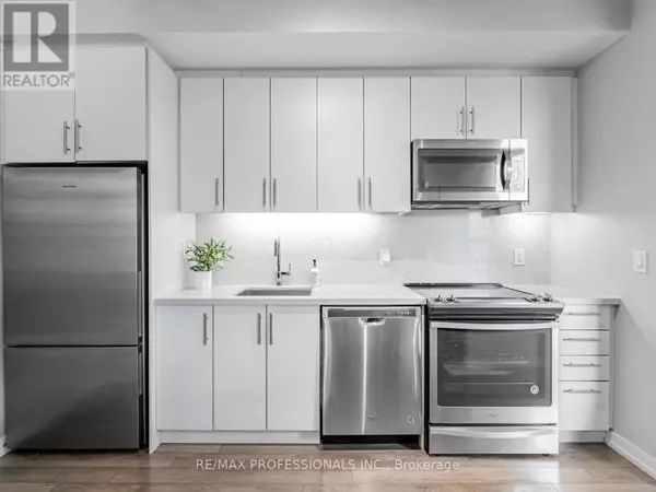 Innisfil, ON L9S0L9,241 Sea Ray AVE #A101