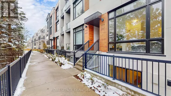 11 David Eyer RD #1517, Richmond Hill, ON L4S0N3