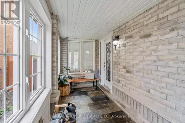 Richmond Hill (oak Ridges), ON L4E4P7,85 LAURIER AVENUE