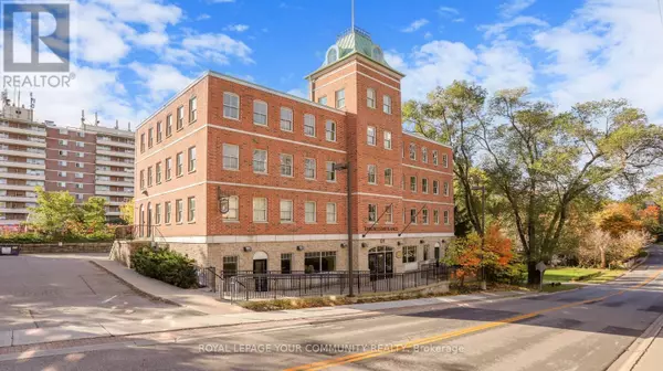 121 ROBINSON STREET, Markham (old Markham Village), ON L3P1P2