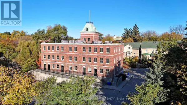 Markham (old Markham Village), ON L3P1P2,121 ROBINSON STREET