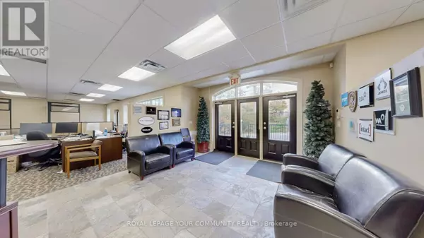 Markham (old Markham Village), ON L3P1P2,121 ROBINSON STREET