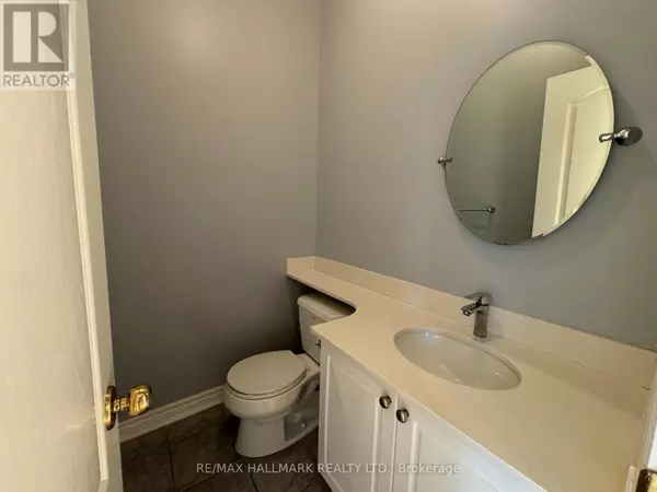 Richmond Hill (rouge Woods), ON L4C0M8,10561 BAYVIEW AVENUE