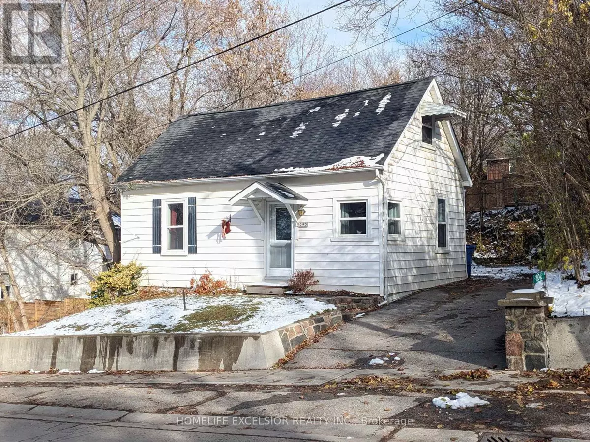 East Gwillimbury (mt Albert), ON L0G1M0,19043 CENTRE STREET