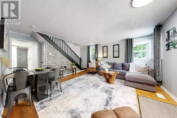 East Gwillimbury (mt Albert), ON L0G1M0,19043 CENTRE STREET