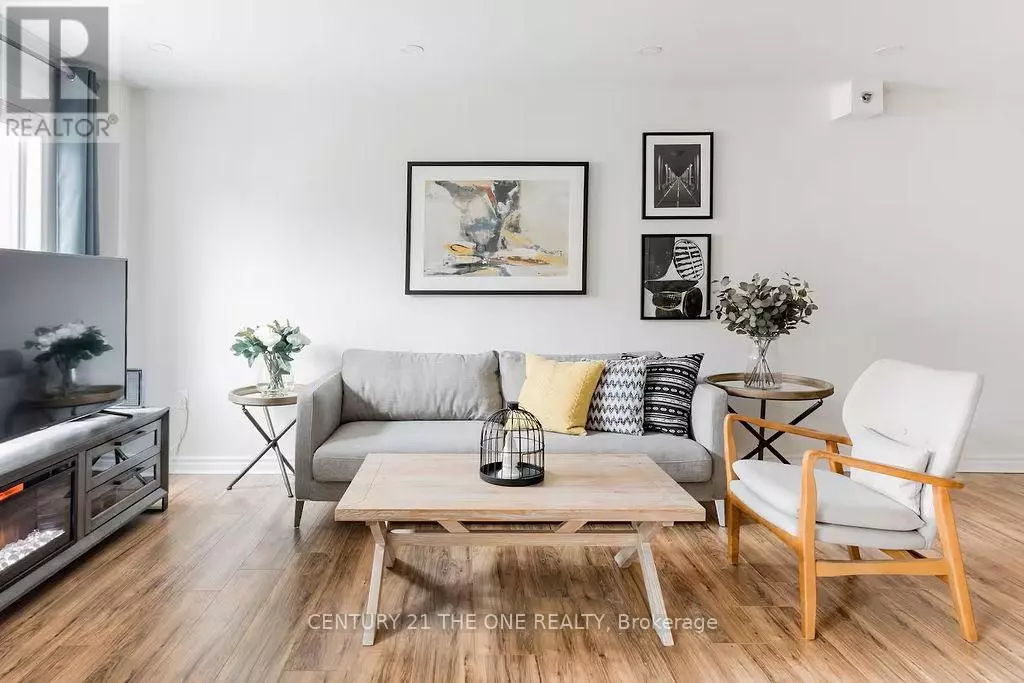 Richmond Hill (observatory), ON L4C0H9,75 Weldrick RD East #721