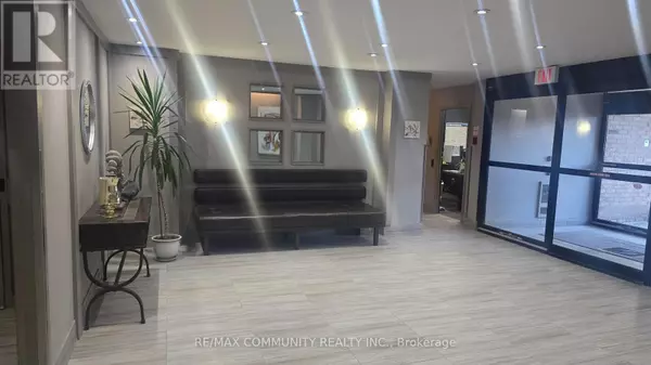 Newmarket (central Newmarket), ON L3Y7C3,260 Davis DR #907