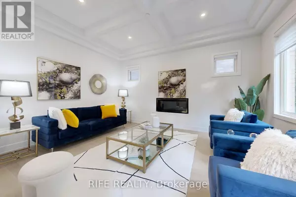 Aurora, ON L4G3Y8,234 SIKURA CIRCLE