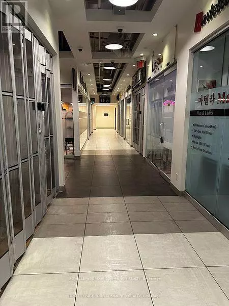 Markham (thornhill), ON L3T0C7,7181 Yonge ST ##256