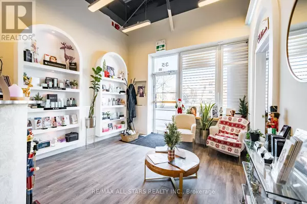 Whitchurch-stouffville (stouffville), ON L4A1C3,86 Ringwood DR #35