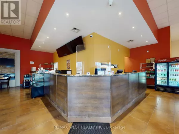 East Gwillimbury, ON L9N0A2,18279 Yonge ST #3