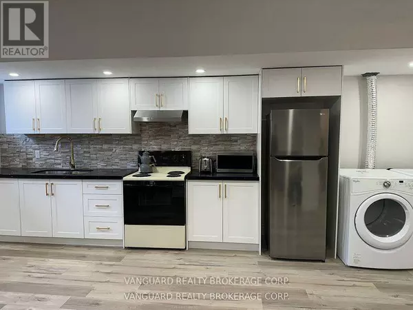 Aurora (aurora Heights), ON L4G3C6,53 Haida DR East #Basement