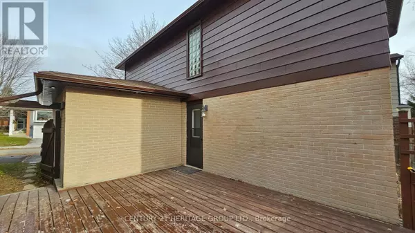 Newmarket (central Newmarket), ON L3Y1C9,217 THOMS CRESCENT