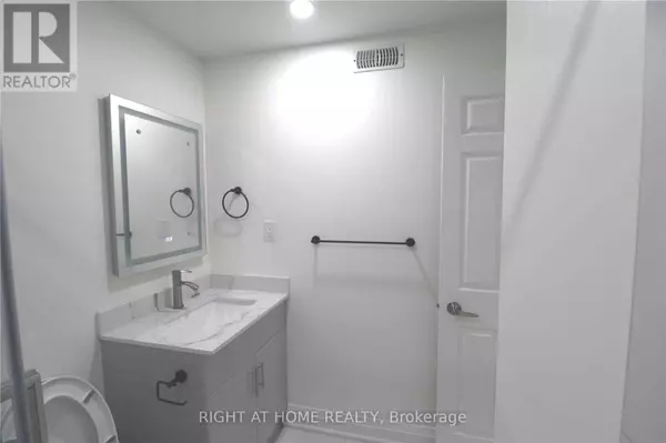 Markham (unionville), ON L3R2Y5,688 VILLAGE PARKWAY