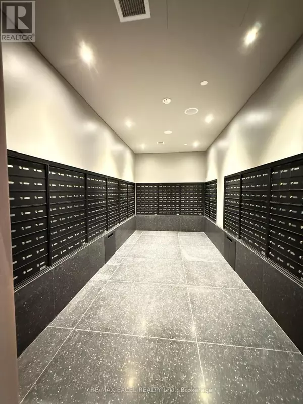 Vaughan (vaughan Corporate Centre), ON L4K5Z7,8 Interchange WAY #2812