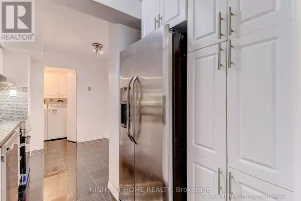 Markham (royal Orchard), ON L3T3C2,1 Royal Orchard BLVD #1107