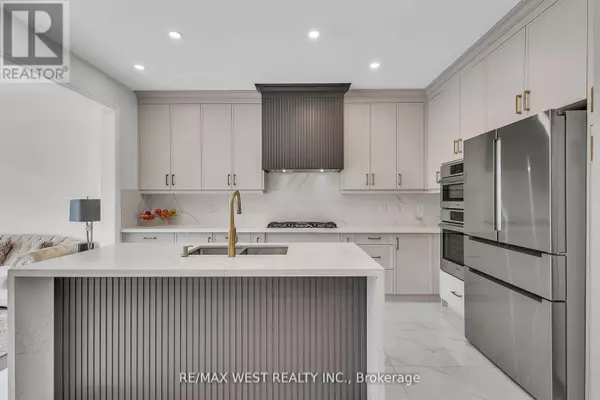 Vaughan (kleinburg), ON L4H4L1,61 ZENITH AVENUE