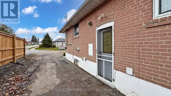 Newmarket (bristol-london), ON L3Y2X8,218 Cherrywood DR #BASEMENT