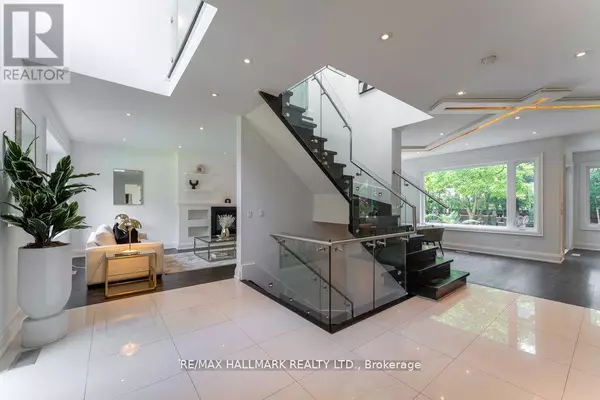 Markham (bayview Glen), ON L3T2X1,17 HAMMOK CRESCENT