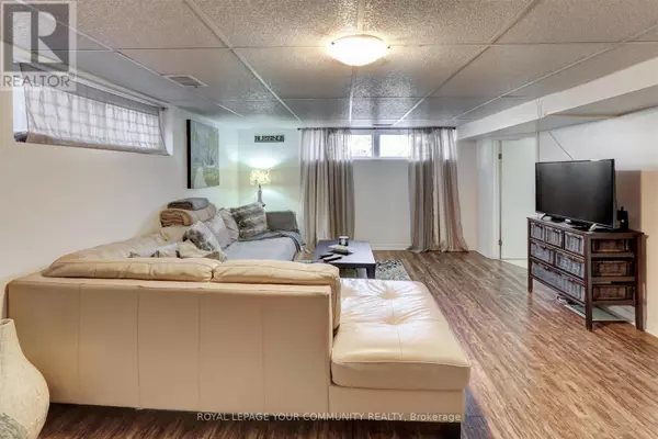 Vaughan (maple), ON L6A1P7,18 Railway ST #Basement