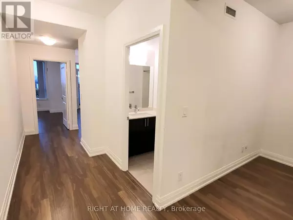 Markham (grandview), ON L3T0E1,7167 YONGE ST #1007