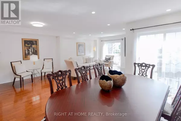 Richmond Hill (rouge Woods), ON L4S2X4,4 OLD ORCHARD CRESCENT