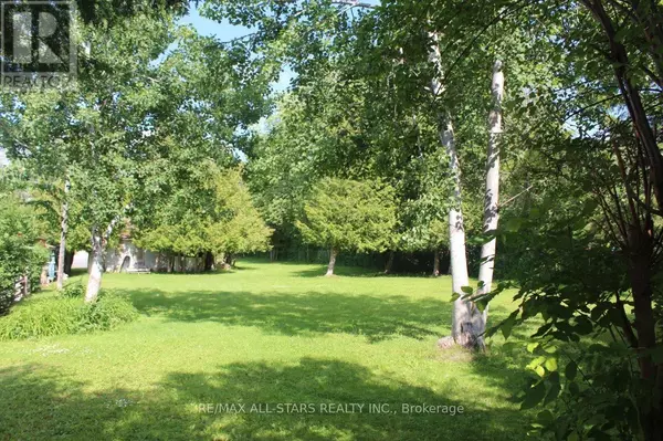 Georgina (historic Lakeshore Communities), ON L4P3E9,687 VARNEY ROAD