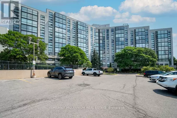 30 Harding BLVD West #1008, Richmond Hill (north Richvale), ON L4C9M3