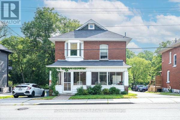 125 PROSPECT STREET, Newmarket (gorham-college Manor), ON L3Y3T3