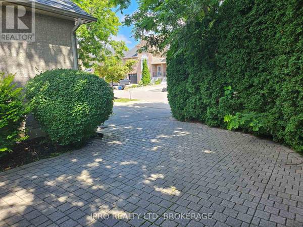 Vaughan (east Woodbridge), ON L4L9E1,135 MICHELLE DRIVE