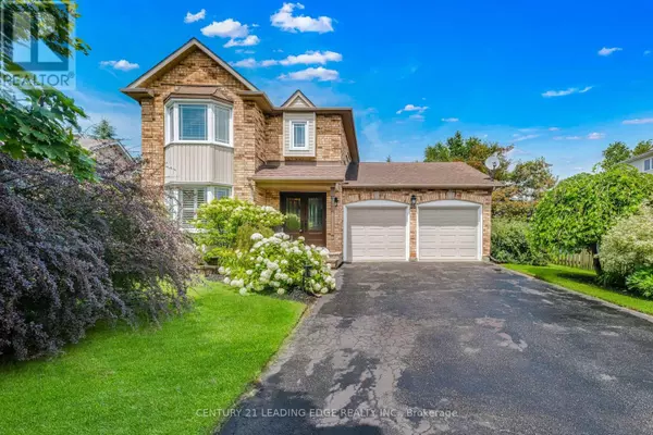 16 KINGSGATE CRESCENT, East Gwillimbury (mt Albert), ON L0G1M0