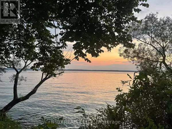 Georgina (historic Lakeshore Communities), ON L4P3H1,3 DAVY POINT CIRCLE