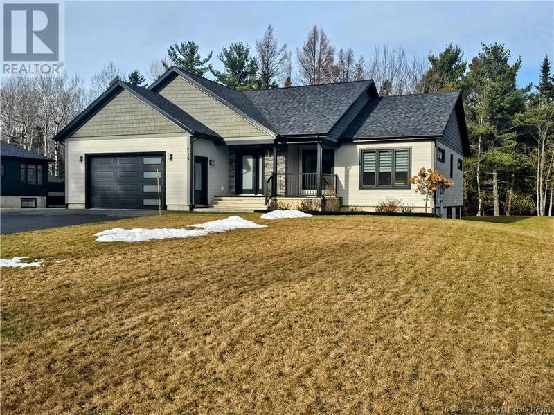 215 YOUGHALL Drive, Bathurst, NB E2A4X5