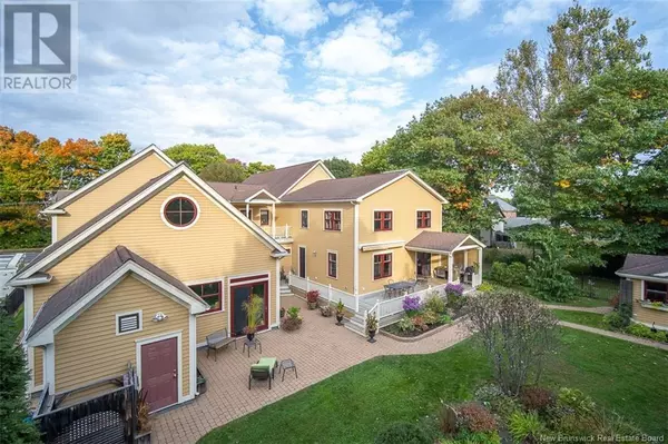 Fredericton, NB E3B1P8,748 Churchill Row