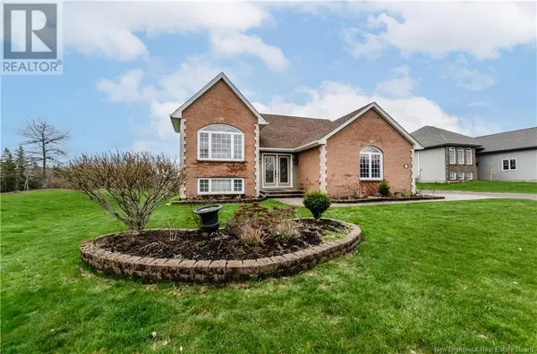 Moncton, NB E1H3N8,717 Royal Oaks Boulevard