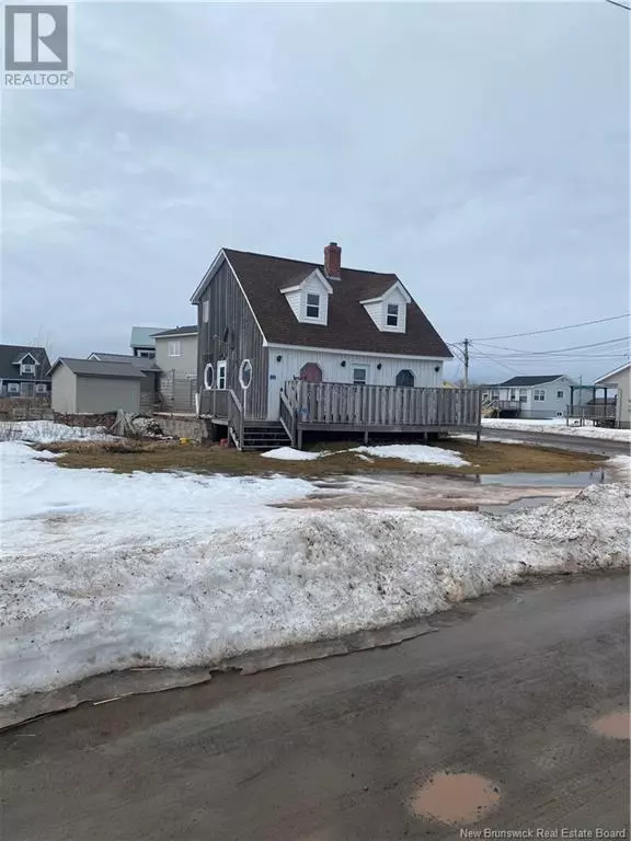 22 Beach Street, Pointe-du-chêne, NB E4P3V7