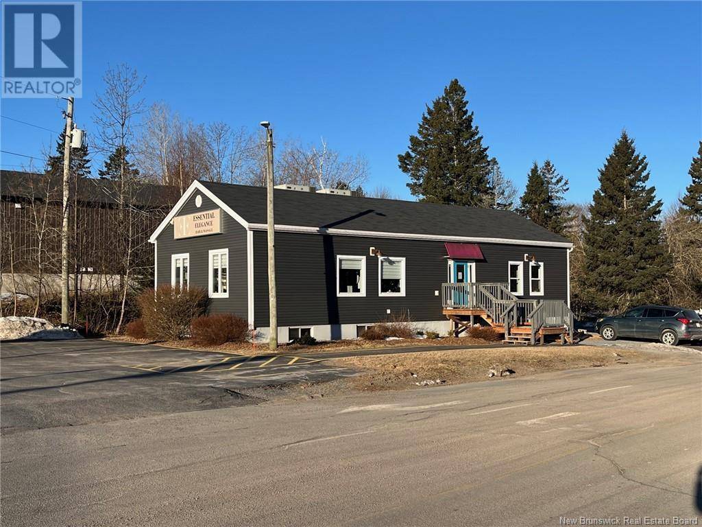 Rothesay, NB E2E2N6,135 Hampton Road