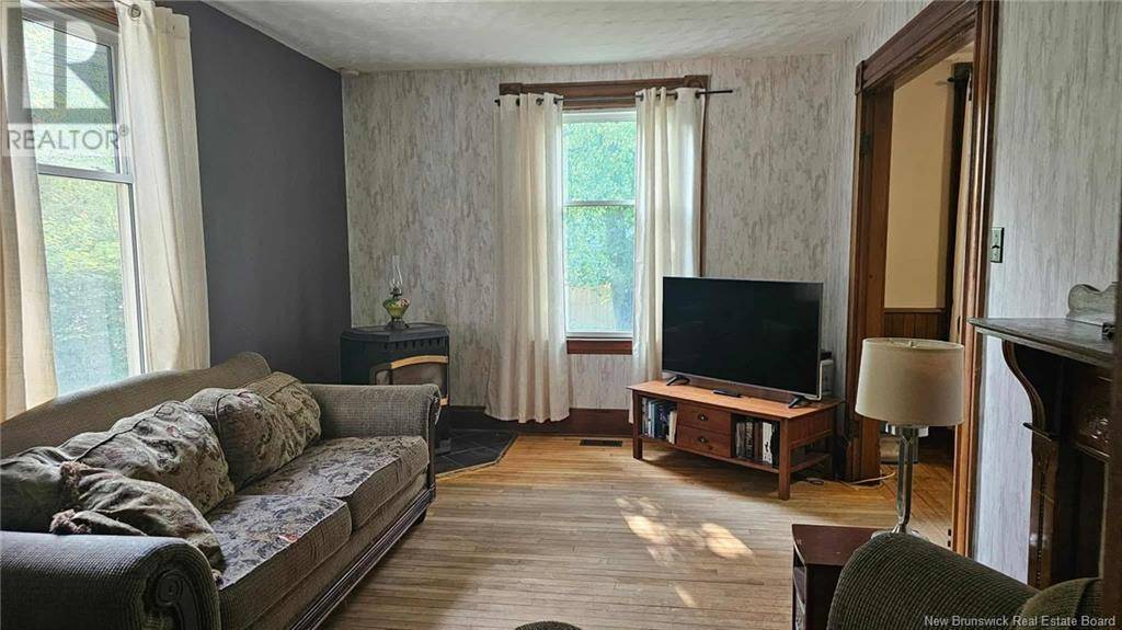 Sussex, NB E4E2M5,872 Main Street