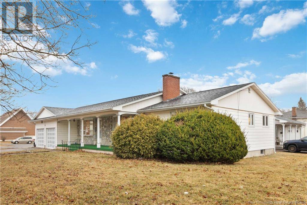 Moncton, NB E1E4A2,54 Bessborough Avenue