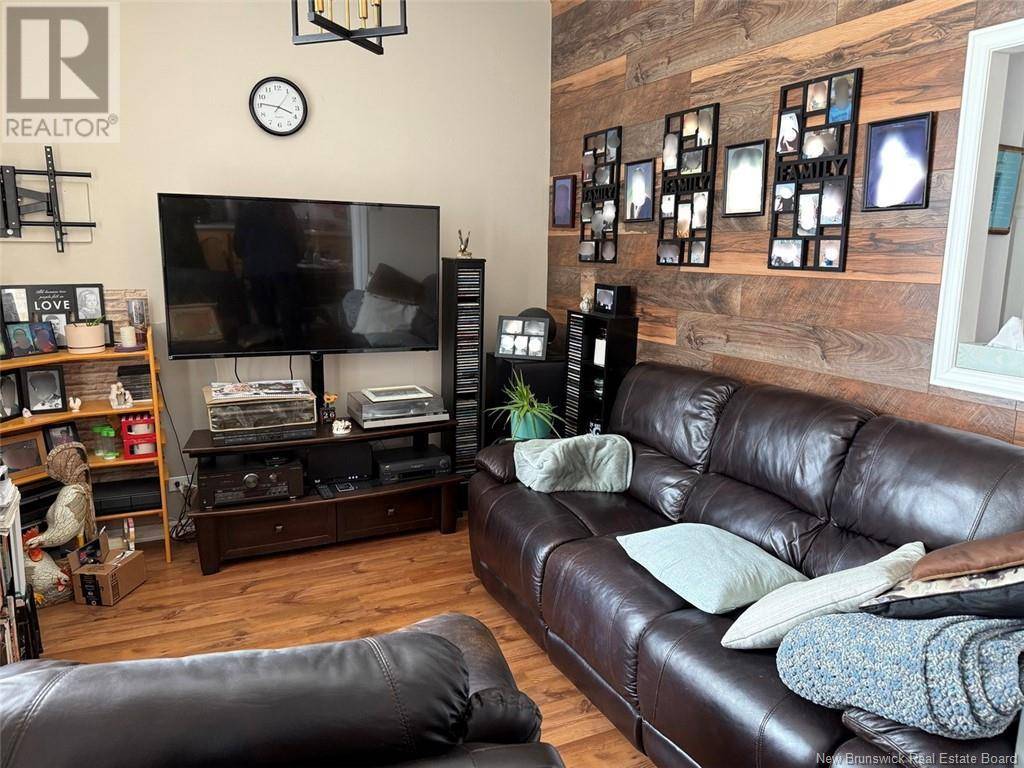 Edmundston, NB E3V1L3,81 Veniot Street