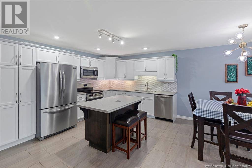 Moncton, NB E1A4H8,323 Dolbeau Street