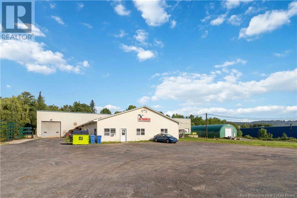 Mactaquac, NB E6L1B3,1046 Route 105