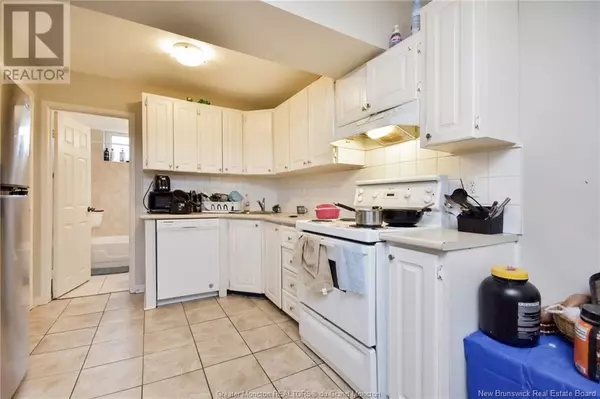 Moncton, NB E1C6V5,235 West Lane